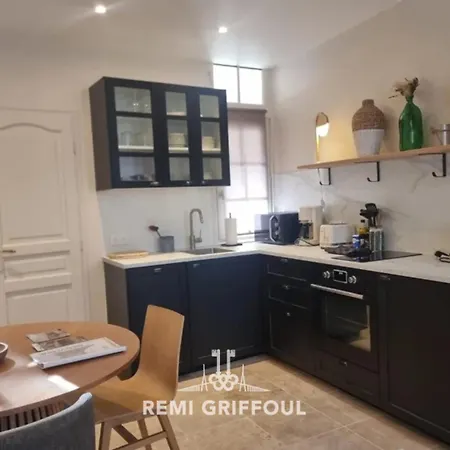 La Maison D'etienne Renovated In 2025! Center 4 Guests Будинок відпочинку