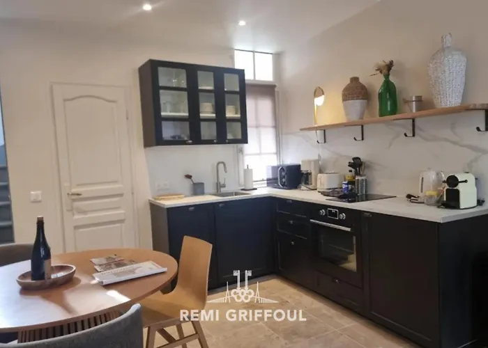 La Maison D'etienne - King Size Beds - Center - 4p Hébergement de vacances